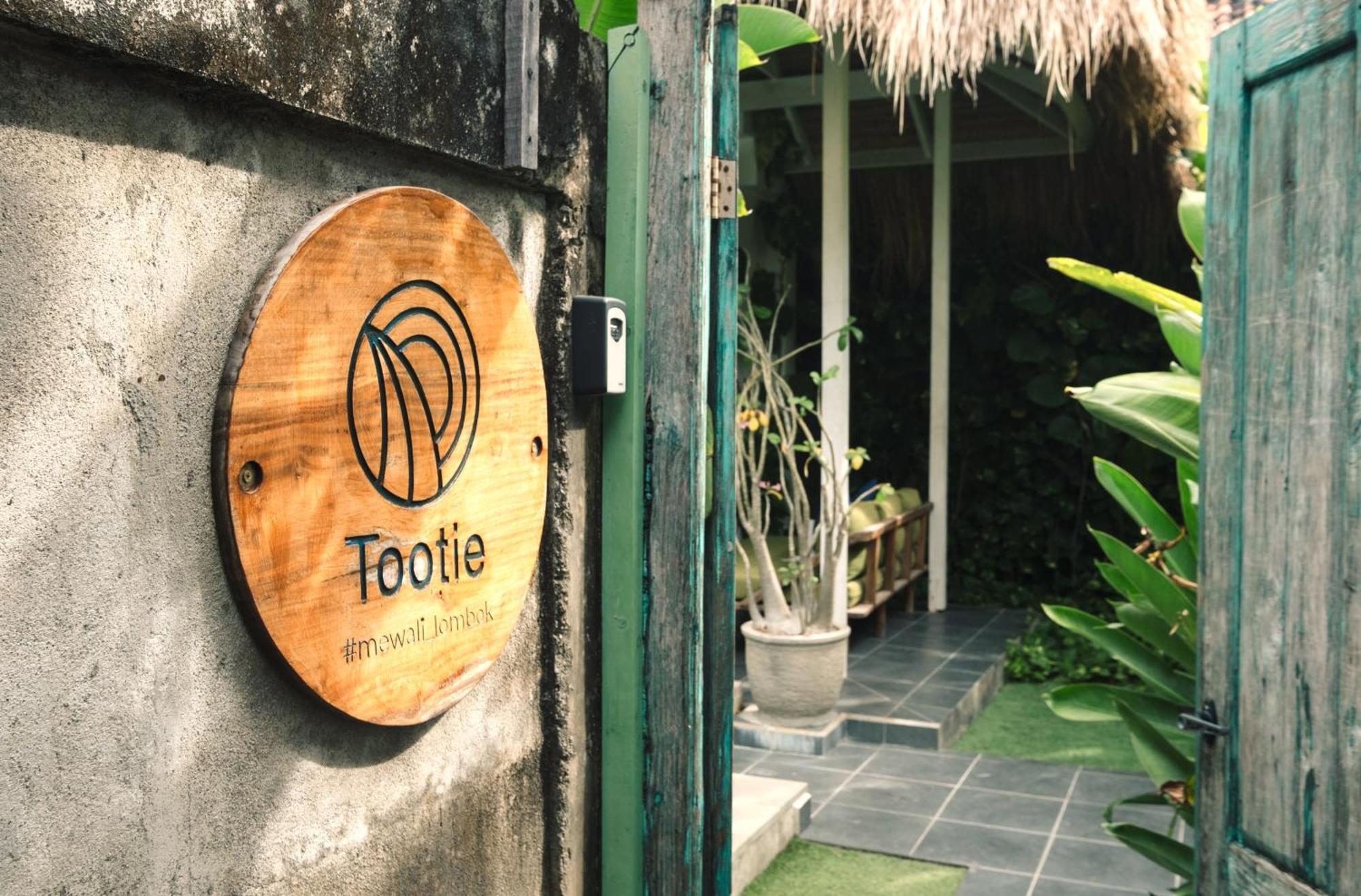 Mewali Villa'S Kuta  ภายนอก รูปภาพ